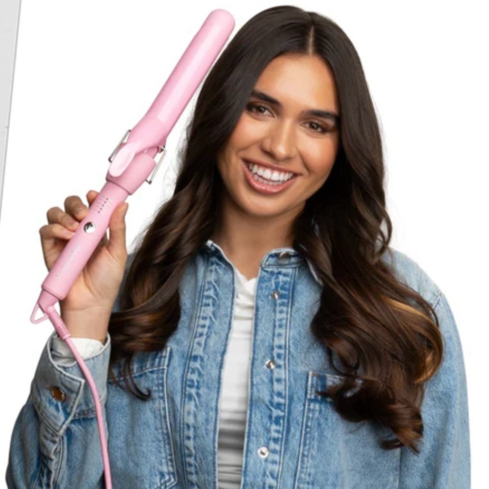 New in box 1.25” pink tourmaline ceramic hair curler a brand that works FOXYBAE!